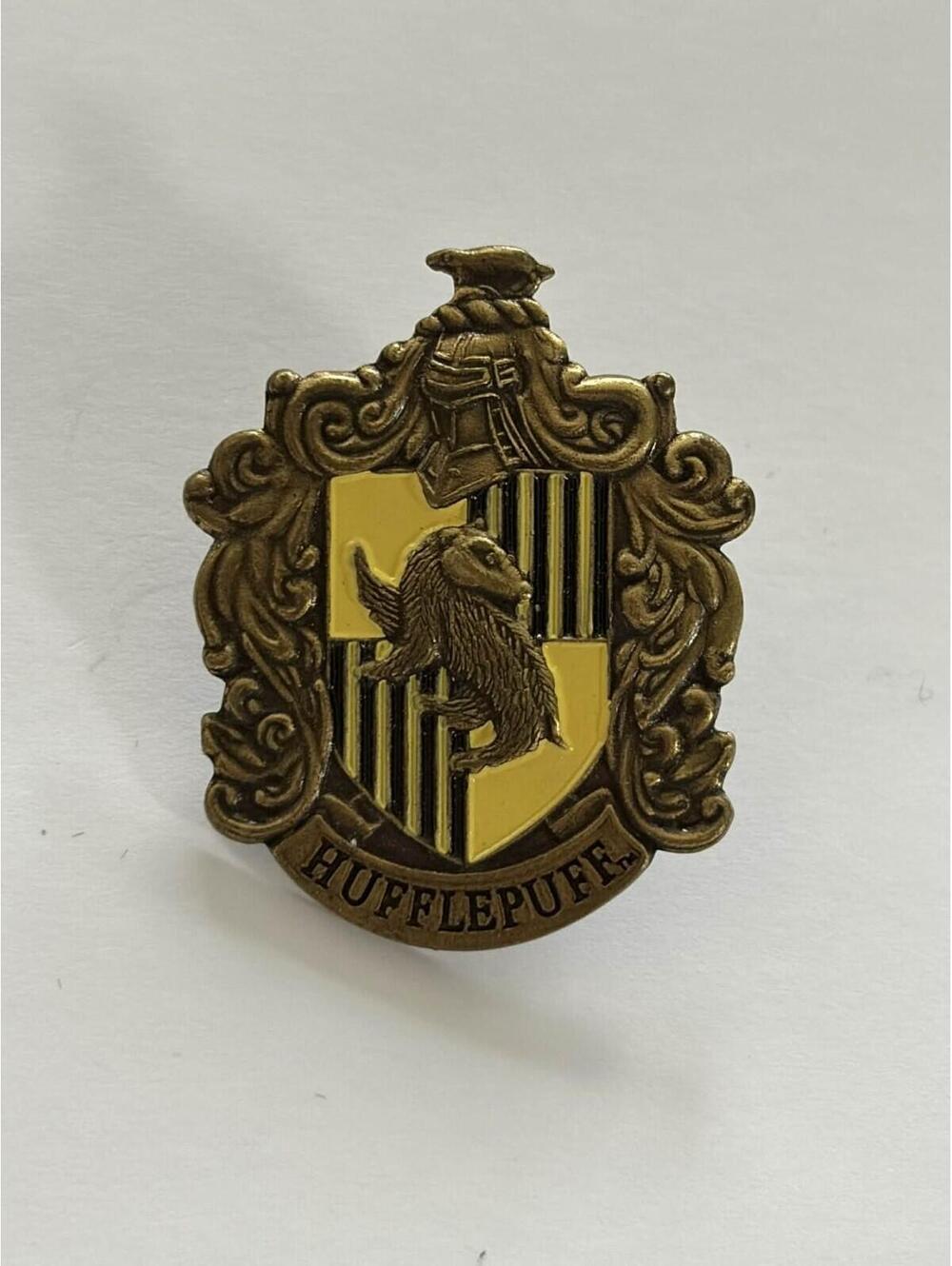 Harry Potter Pin Badges, Crest Shield Hogwarts Hufflepuff Metal Pin Enamel